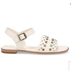 Frye & Co Womens Brooklyn Sandals 9.5 White Adjustable Ankle Strap Flat Studded